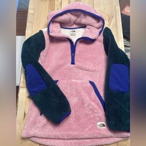 VINTAGE FLEECE NORTH FACE PULLOVER QUARTERZIP.